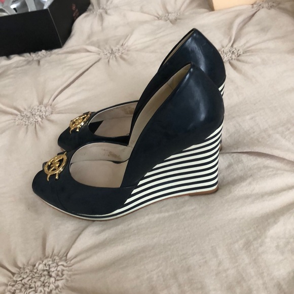 Michael kors wedges - Picture 2 of 4